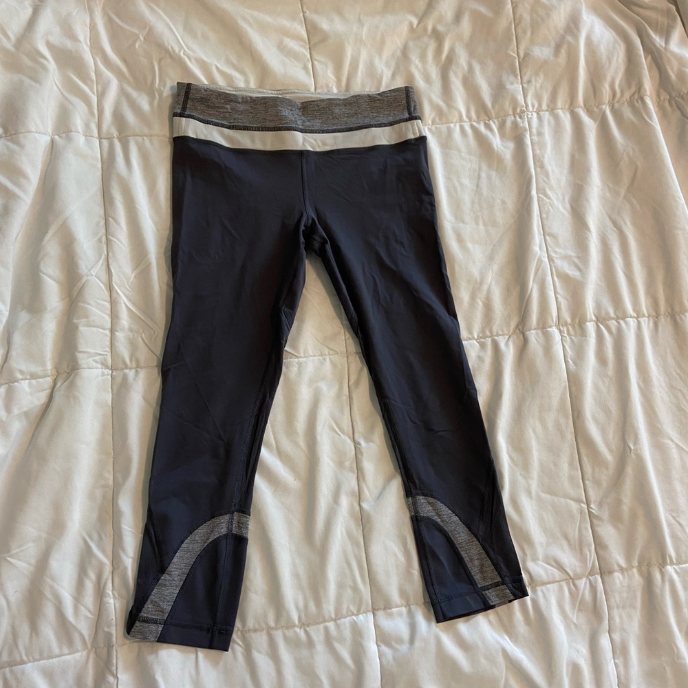 Grey Lululemon workout tights 28”